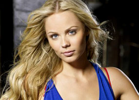 Laura Vandervoort, Smallville Laura Vandervoort, Smallville